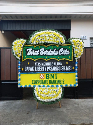 Papan Bunga Duka di Ibu