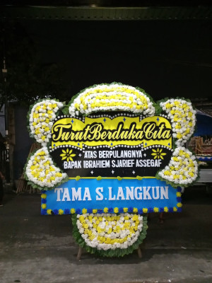 Papan Bunga Duka di Ibu