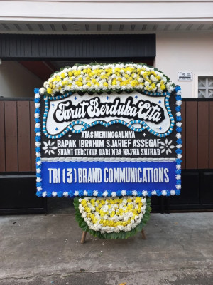 Papan Bunga Duka di Ibu